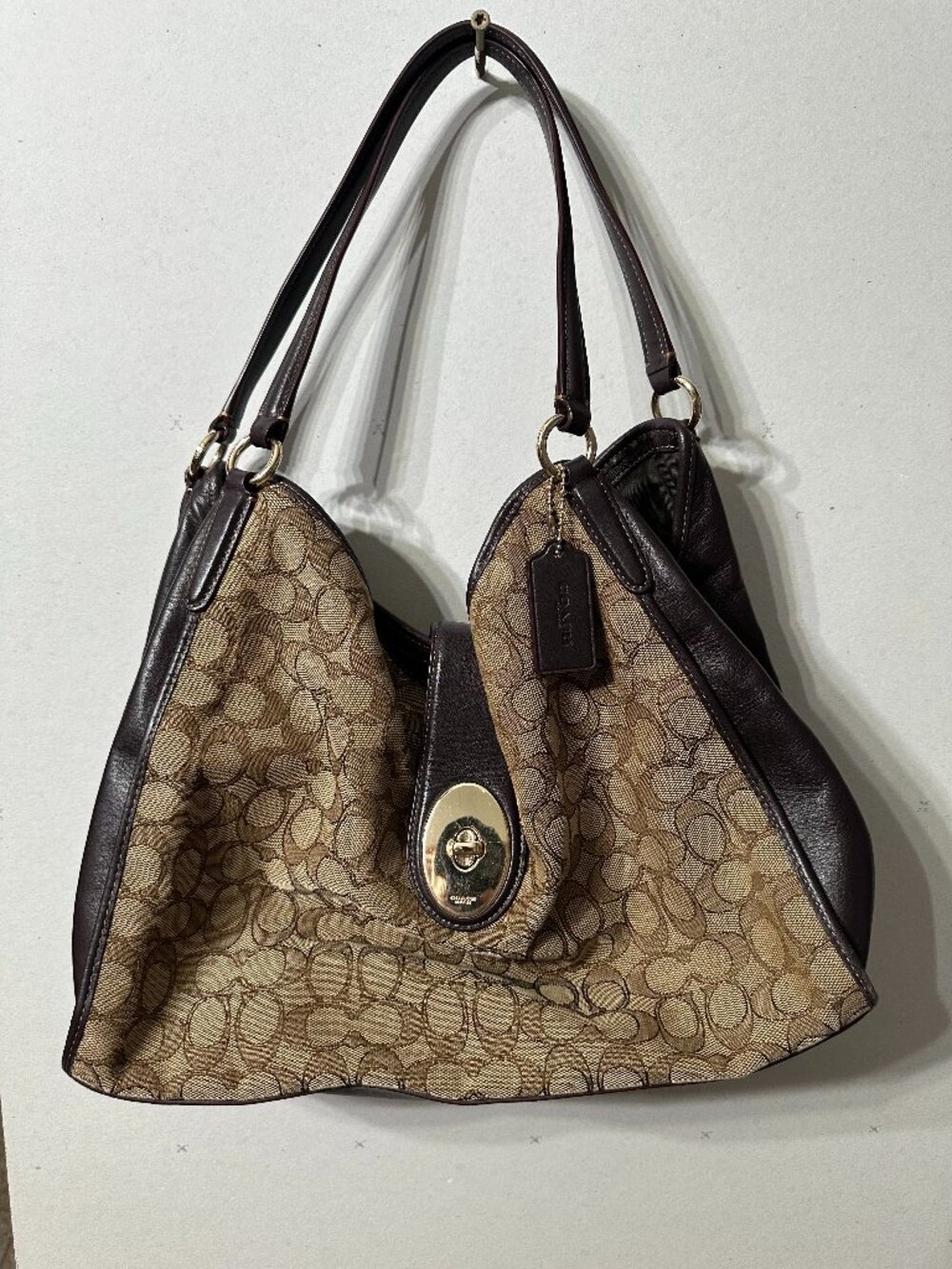 Coach Signature Canvas Maggie Hobo